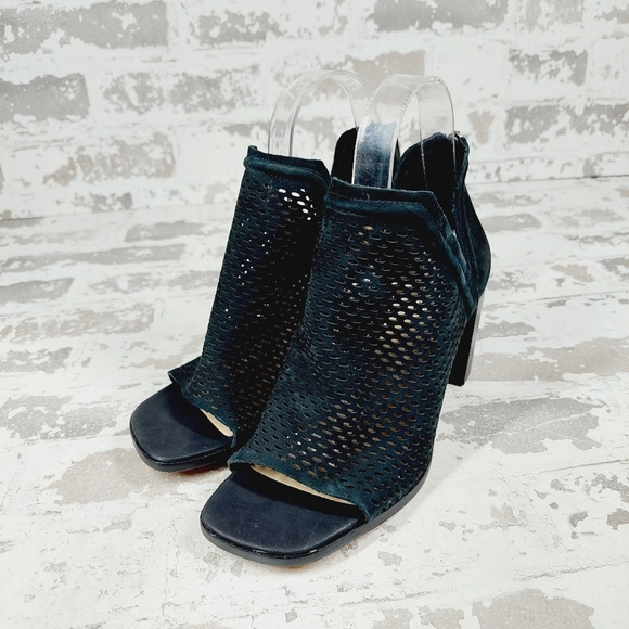 Vince Camuto Katnina Black Nubuck Leather Bootie Sandal Shootie M725 - Picture 2 of 13